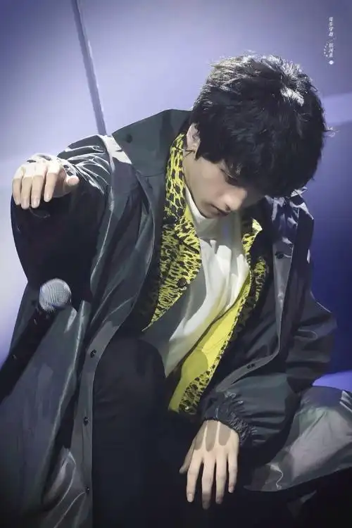 严浩翔《几乎成名》