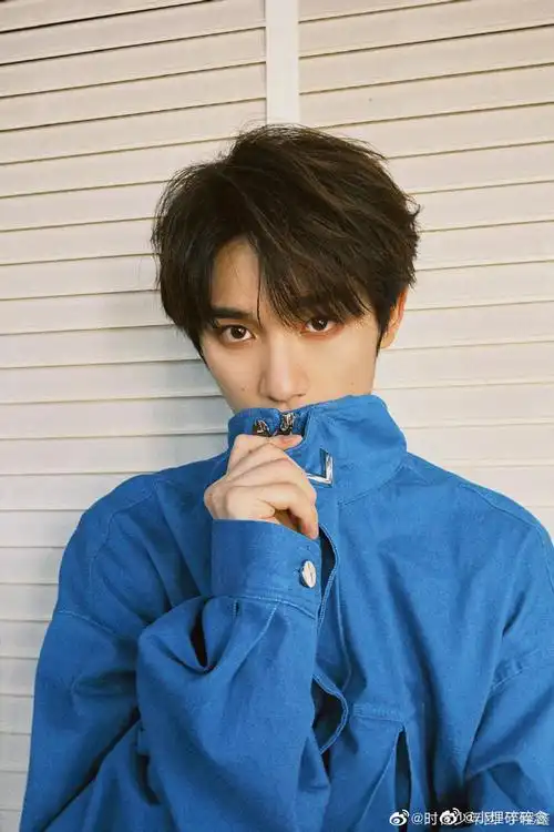 丁程鑫晒校服旧照##丁程鑫旧照与新照对比