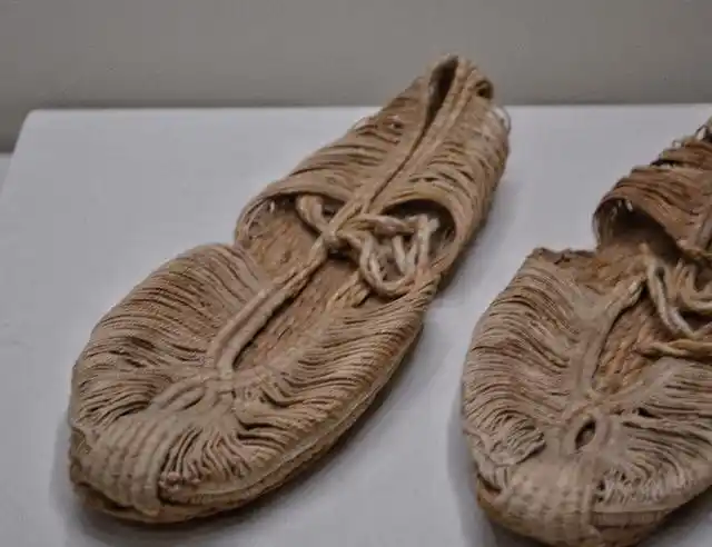 中国古代鞋履趣谈之——从敦煌莫高窟壁画看唐代的履靴