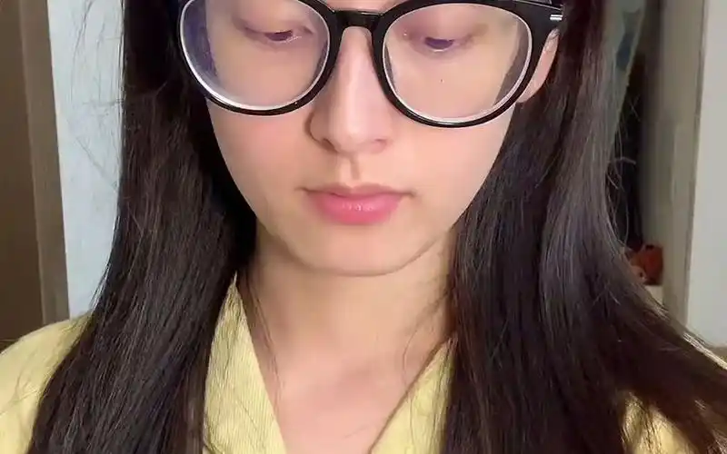 和我的高度近视大泪沟歪鼻梁和解啦与素颜和解