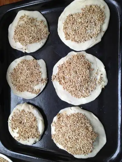 风味小吃麻酱烧饼蜜糖烧饼