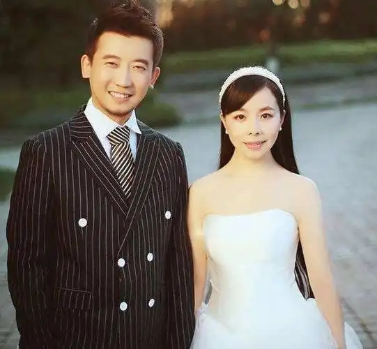 33岁王二妮近照,从草根农民成陕西委员,嫁经纪人送豪车豪宅!