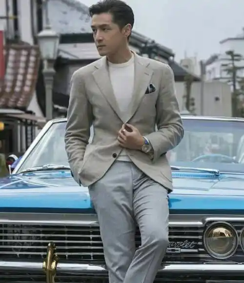 37岁胡歌代言ga,把国外超模碾压成保镖,时尚男人果然受欢迎_男性_魅力