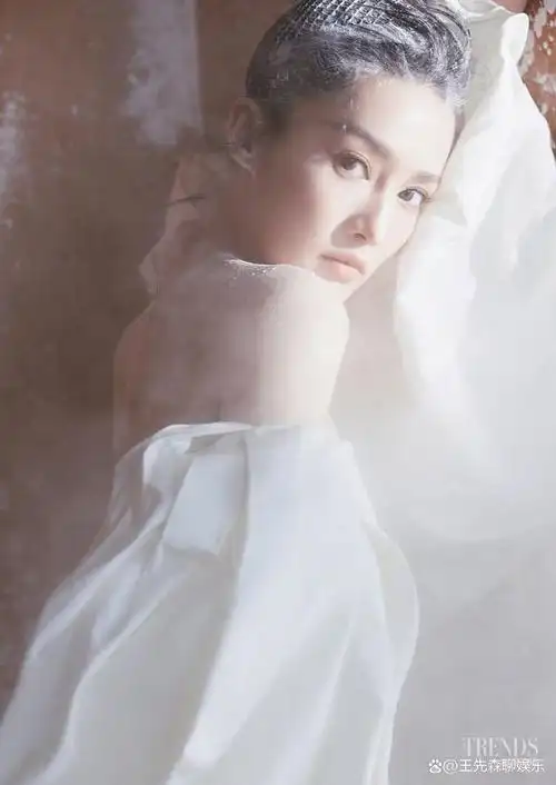 清新脱俗甜美系女孩李沁最新高清图集