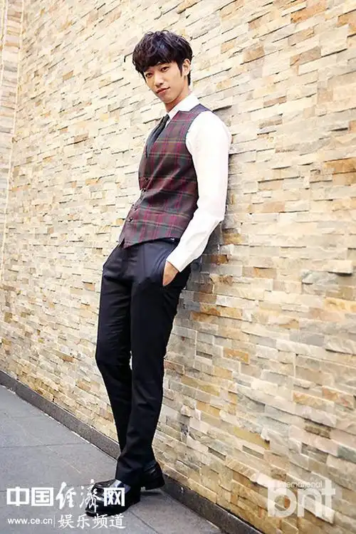 中国经济网娱乐讯  台湾男演员刘以豪拥有引以为傲的高挑身材和帅气