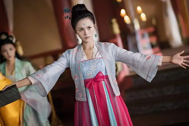 颤抖吧阿部2安悦溪造型百变板砖饰品搞怪吸睛