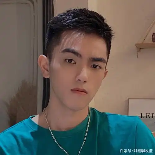 颜值一般的男生发型怎样剪才帅呢?试试这3款,剪完时髦显帅气!