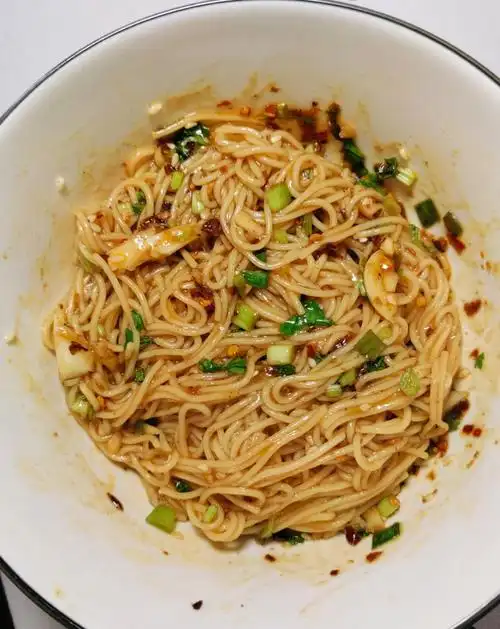 简单好吃的香辣拌面