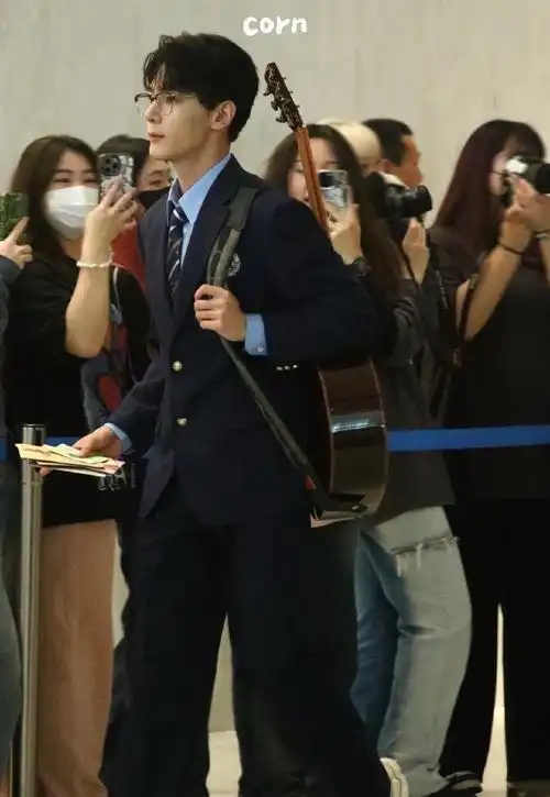 夏之光萌探上班路透