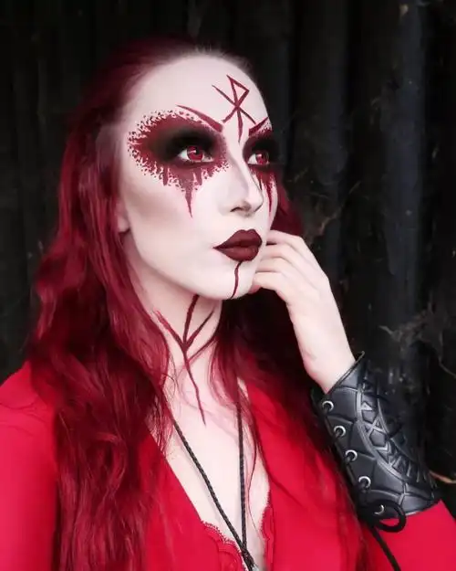 赏析noctemy的黑暗系妆容