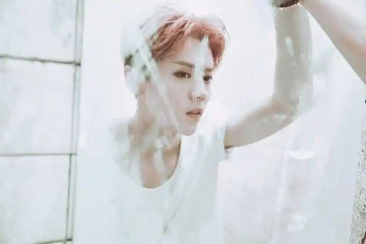 鹿晗# 170627. 高清壁纸. 手机屏保.