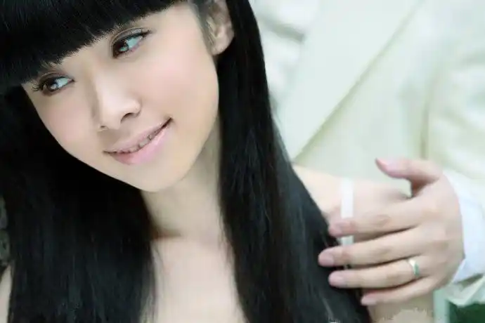 贝倩妮自拍写真图片