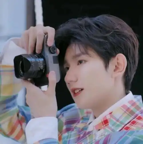 王源最新微信头像