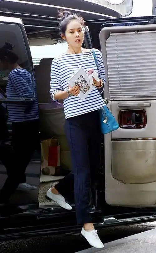 韩佳人才是真美人胚子即使法令纹难掩老态气质依旧很好