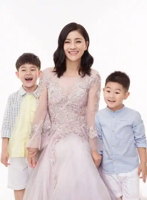 沙溢娶了大3岁的胡可后住丈母娘家4年,女大三是不是抱金砖_节目_因为