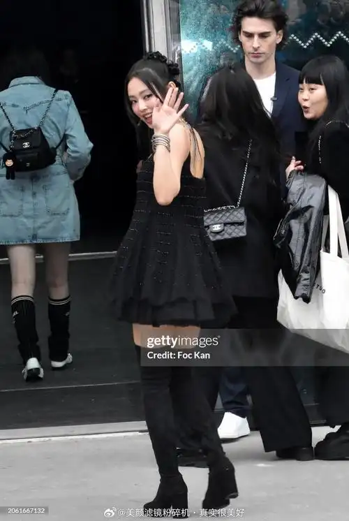 jennie仪态
