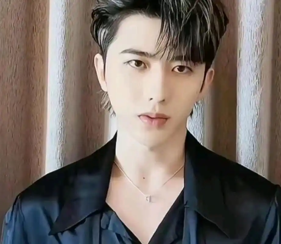 蔡徐坤"一夜情"实锤,母子2人被传唤,"纯情"人设被撕碎!