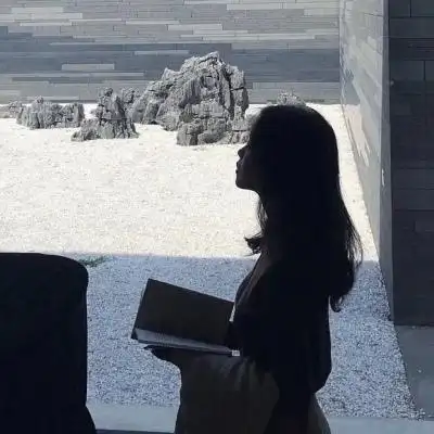 女生头像唯美意境伤感 不属于你的抓紧也没用