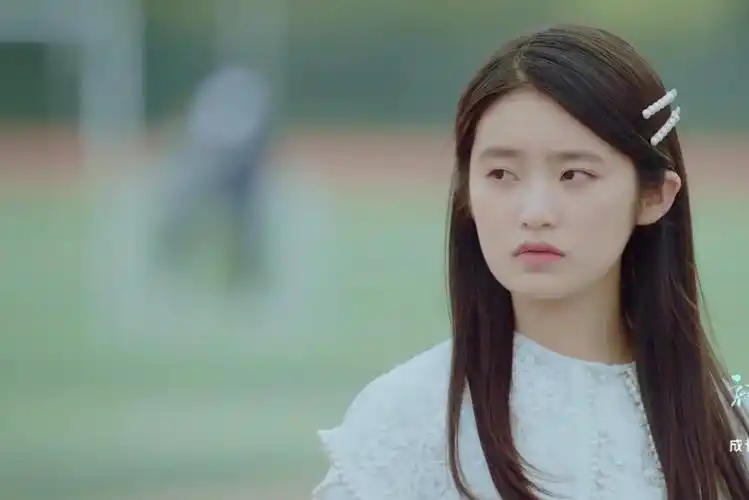 《初恋那件小事》正在热播中,该剧綦小卉执导,赖冠霖,赵今麦领衔主演