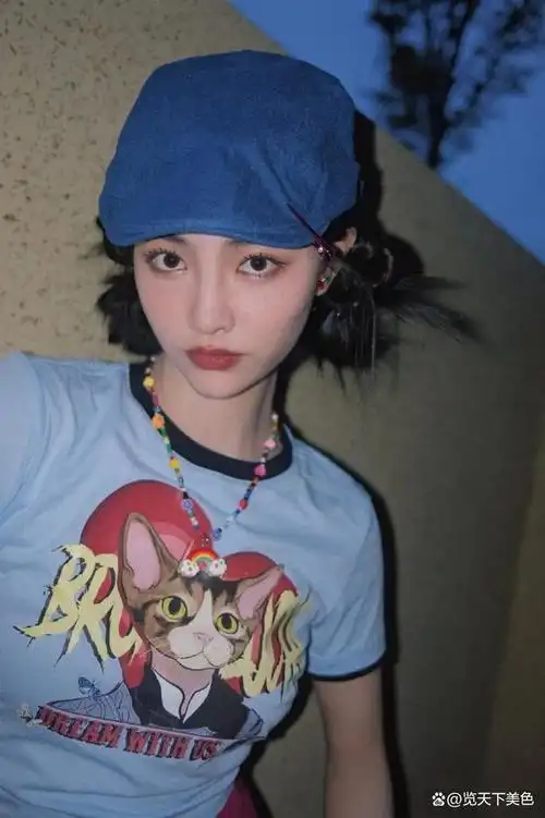 短发御姐,又甜又辣,人间绝色许佳琪,为你神魂颠倒