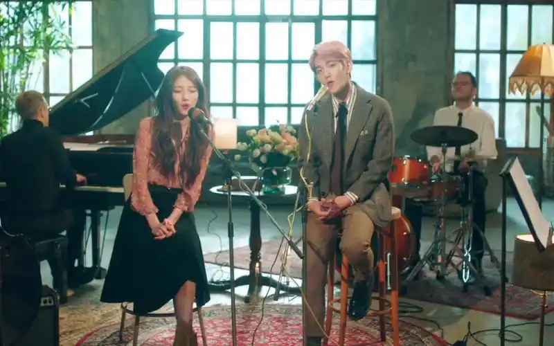 秀智,边伯贤也太甜蜜了