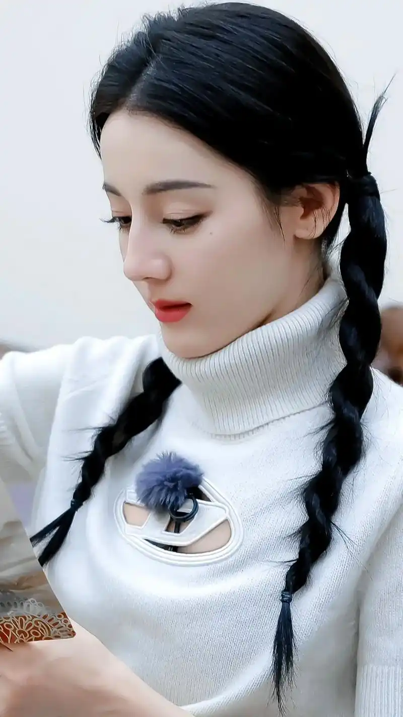 酸奶疙瘩!#迪丽热巴#迪丽热巴图片#星空壁纸 - 抖音