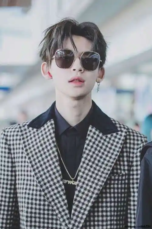 王琳凯个人资料简历图片(小鬼王琳凯 音乐的世界里由我自定义)-第14张