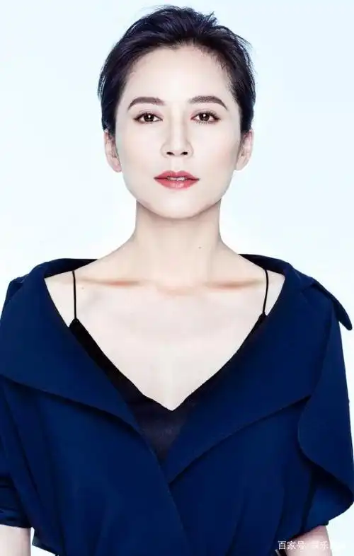 俞飞鸿精美写真照,温婉优雅中不失时尚感