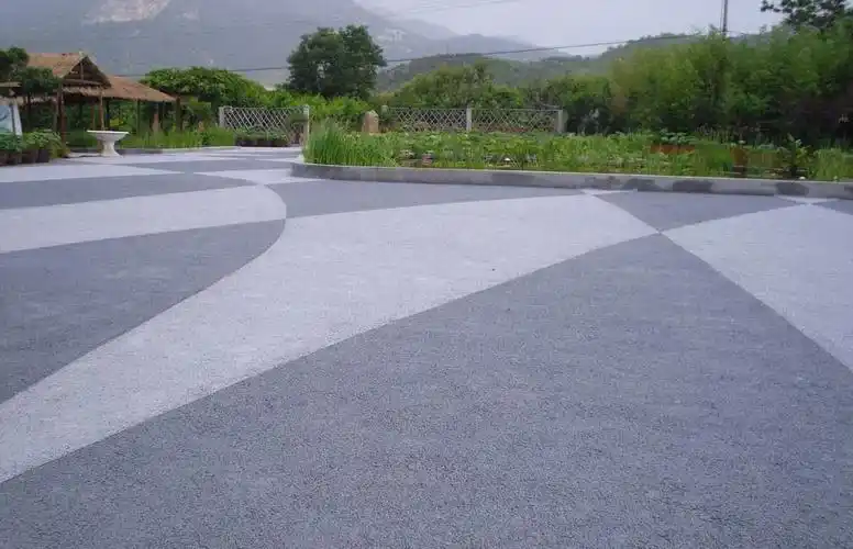 混凝土压模路面施工,彩色透水混凝土路面,透水胶粘石路面,彩色沥青