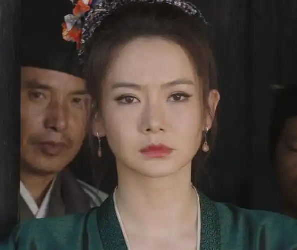 电视剧不但在剧情上充满悬疑和看点,而且演员们的表现也都非常出色