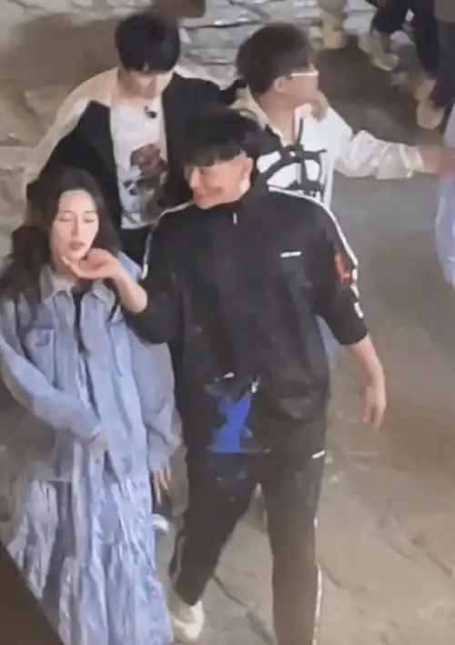 黄子韬和徐艺洋这对该不会和鹿晗关晓彤凑一起结婚吧!