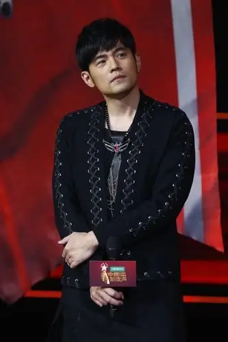 《新歌声2》周杰伦话多成"综艺咖" 赛制循环大逃杀