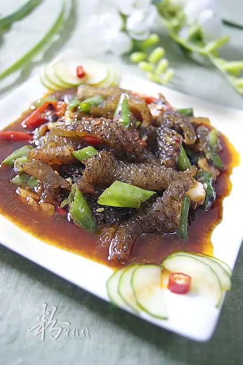 鱼皮含有丰富的蛋白质和多种微量元素,是女士