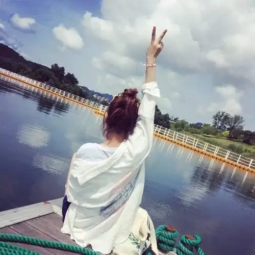 嗯哼 意境 发型 女生头像 韩国 韩头 背影 可爱 小清新 唯美 收集by