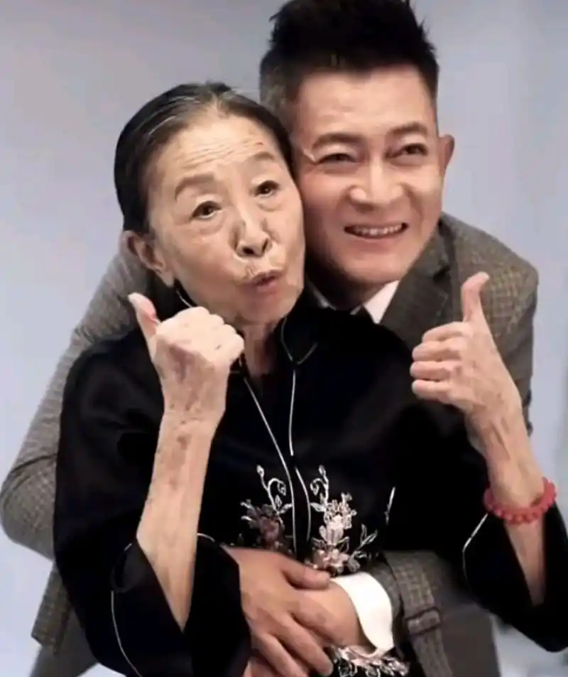 张少华住新房录制视频,瘦弱样子惹人心疼,罕见提到丈夫!