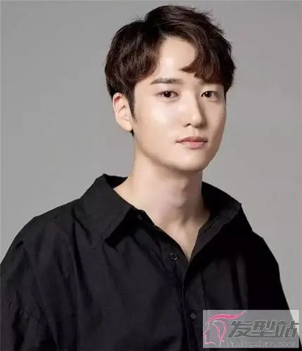 男生适合的发型 "半露额"刘海让你颜值暴涨_发型站_最新流行发型设计