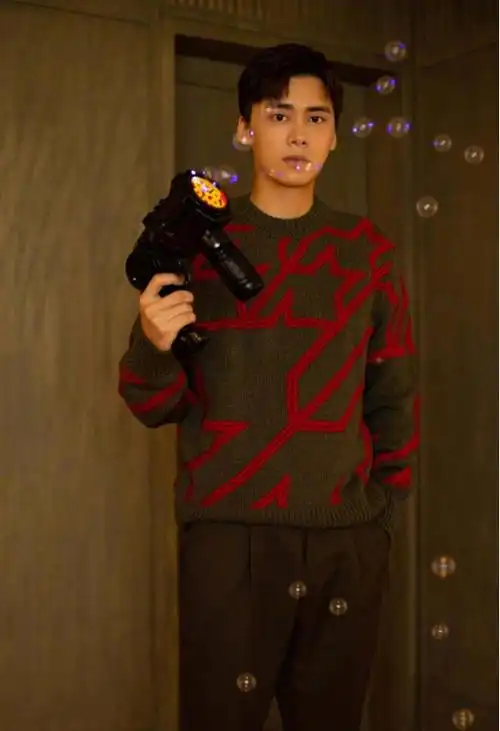 李易峰素颜照曝光67生图和精修没差别穿印花毛衣67哪里像三十