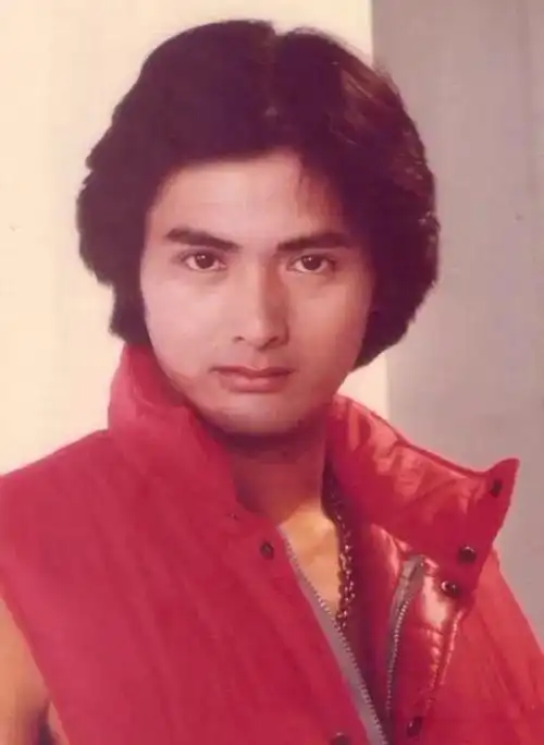 珍贵老照片,一次性看完周润发年轻时