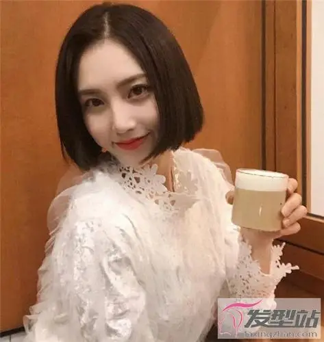 利落干练直短发 短直发也很迷人_发型站_最新流行发型设计发型图片与