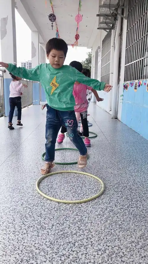 今日课间小游戏,锻炼身体又很好玩哦✌🏻✌🏻✌🏻✌ 9