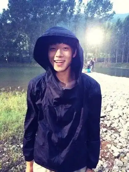 以上均来自魏大勋本人微博.略早期,风格迥异,请照单全收,谢谢 - 抖音