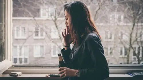 一个人内心孤单寂寞的图片