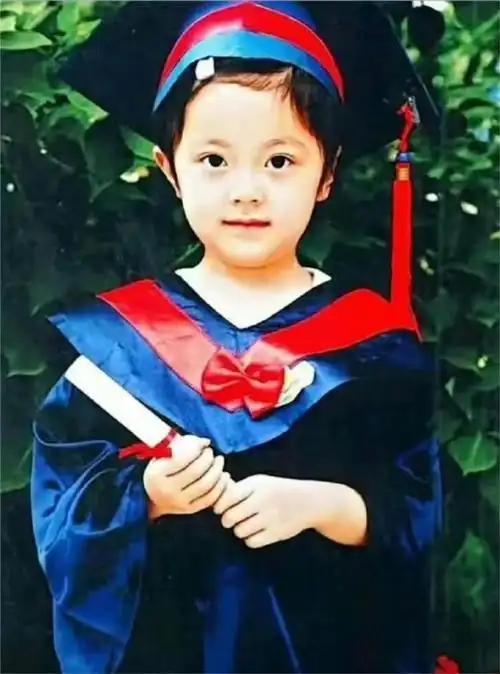 吴磊赵今麦童年照vs情侣照##在暴雪时分