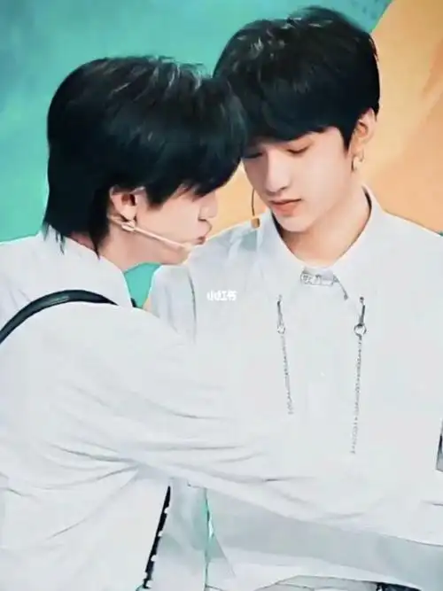 文轩这是要亲亲吧啊啊啊啊