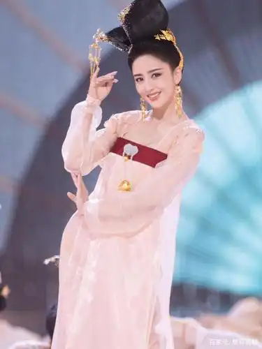 佟丽娅歌舞表演《芒种》美图分享