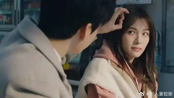 落魄千金愿赌服输,嫌脑瓜崩太疼,总裁做法甜炸了