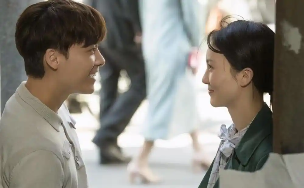 金晨李易峰私下关系曝光!最惨的时候,竟是李易峰出手帮了她一把