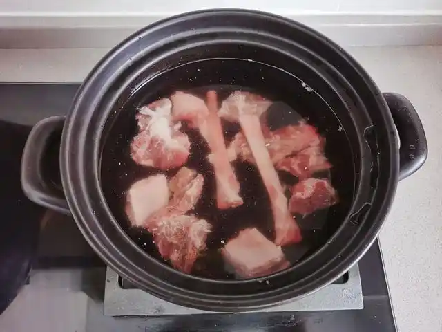 3.排骨高汤制作完成