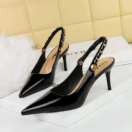 1859-a1欧美风宴会女鞋漆皮浅口尖头镂空后绊带金属链子高跟单鞋