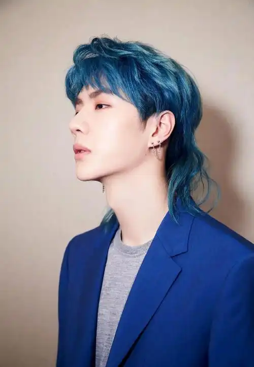 另一种值得大家考虑的蓝色是 青金石蓝.